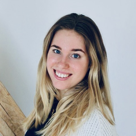Testimonial-Bazi-Ausbildung-Vertiefung-Alexandra Porträt einer Schülerin in Bazi Ausbildung in der Bazi Wisdom Academy